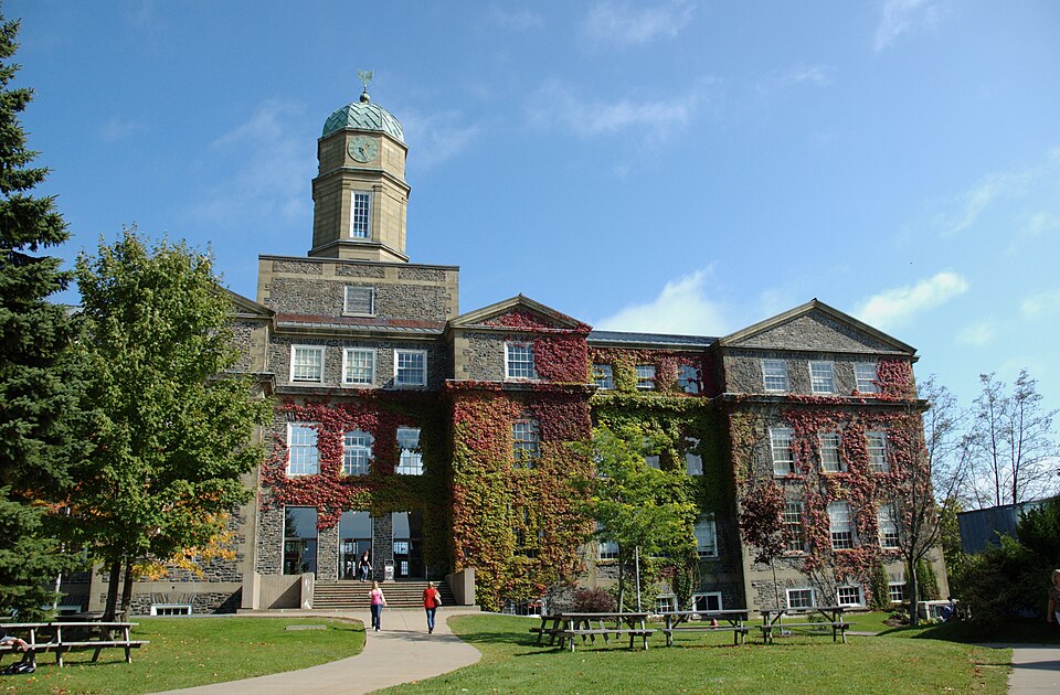 Кампус Dalhousie University