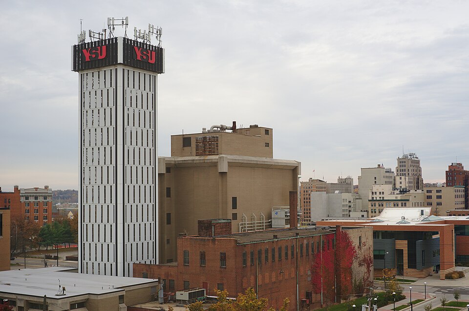 Кампус Youngstown State University