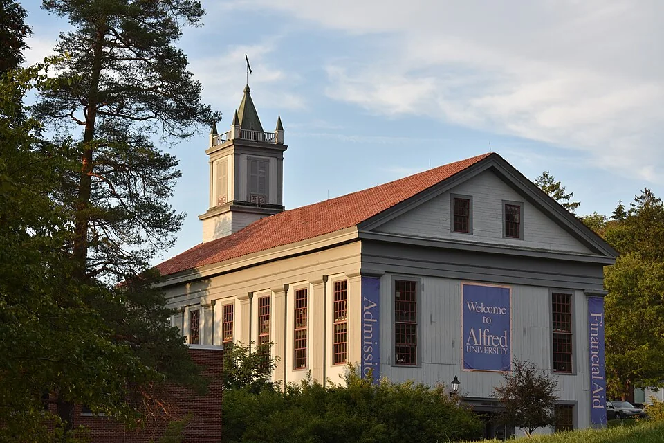 Alumni Hall в Alfred University