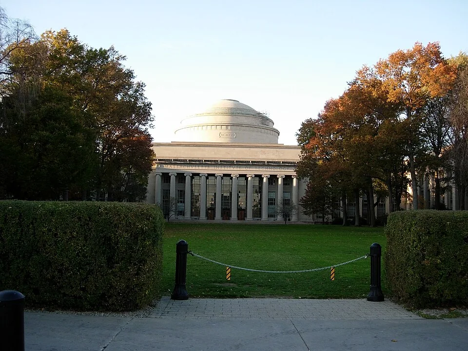 Great Dome Массачусетского технологического института, 2004 год