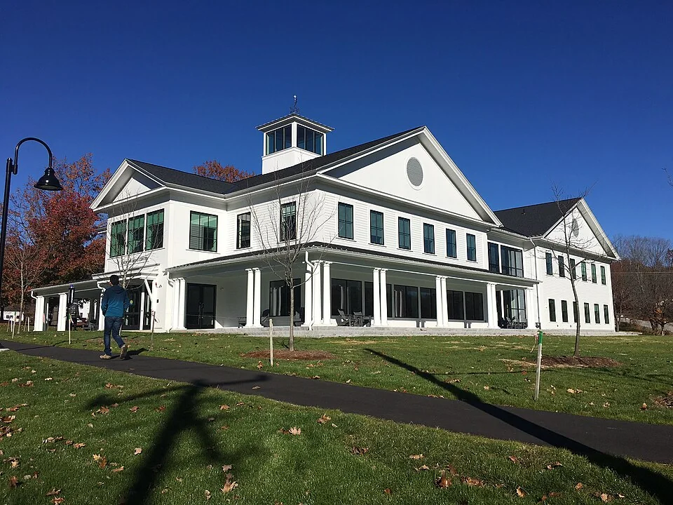 John Lyons Academic Center в New England College, 2016 год
