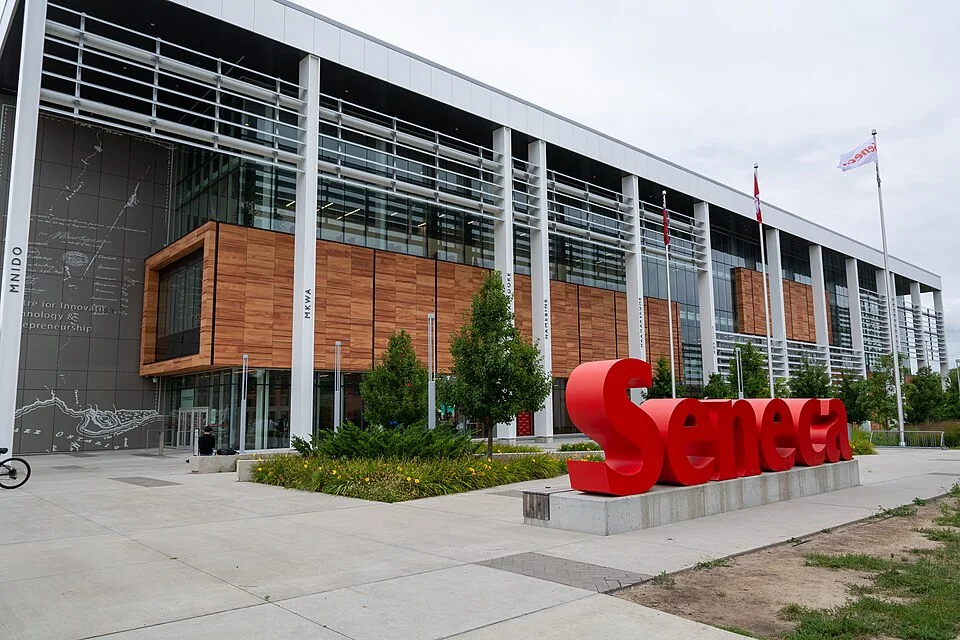 Корпус CITE в кампусе Newnham Seneca Polytechnic в Торонто, 2022 год
