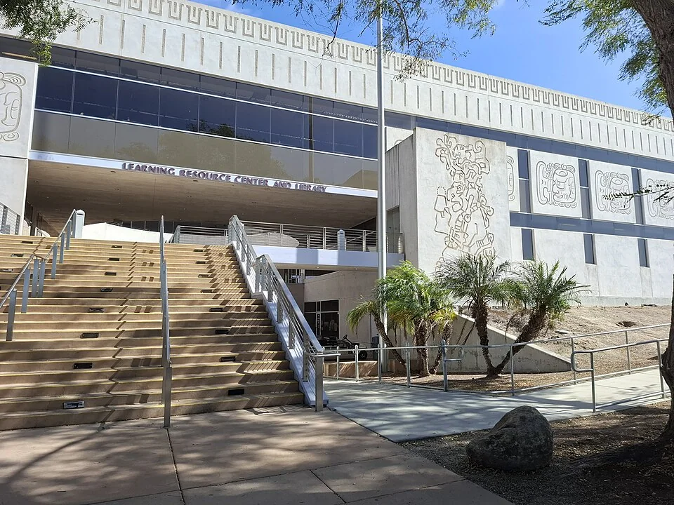 Здание библиотеки Southwestern College