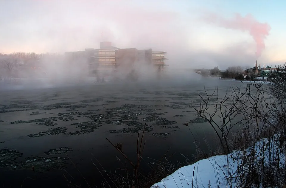 Река Отонаби и библиотека Bata в кампусе Trent University, 2007 год
