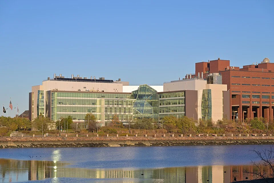 Integrated Sciences Complex Массачусетского университета в Бостоне, 2025 год