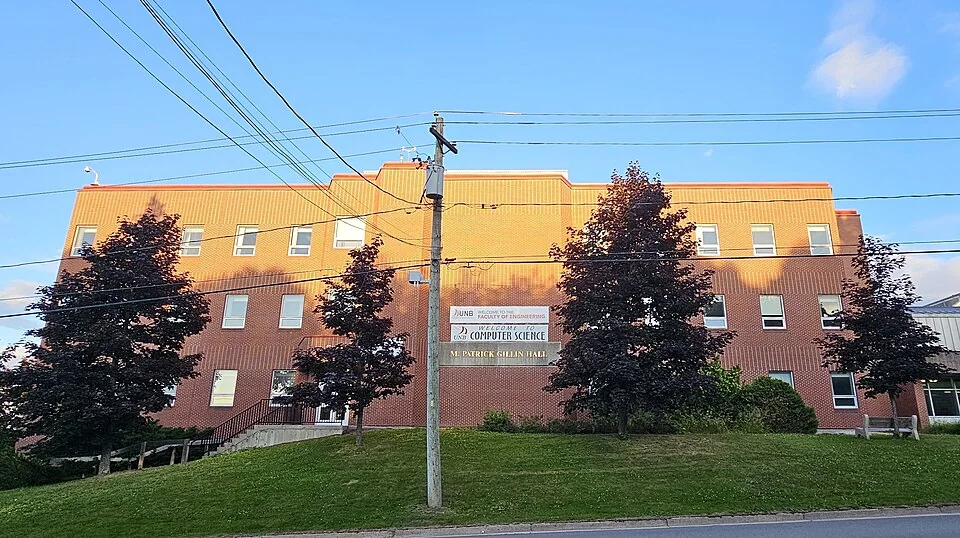 M. Patrick Gillin Hall в кампусе University of New Brunswick во Фредериктоне, 2026 год
